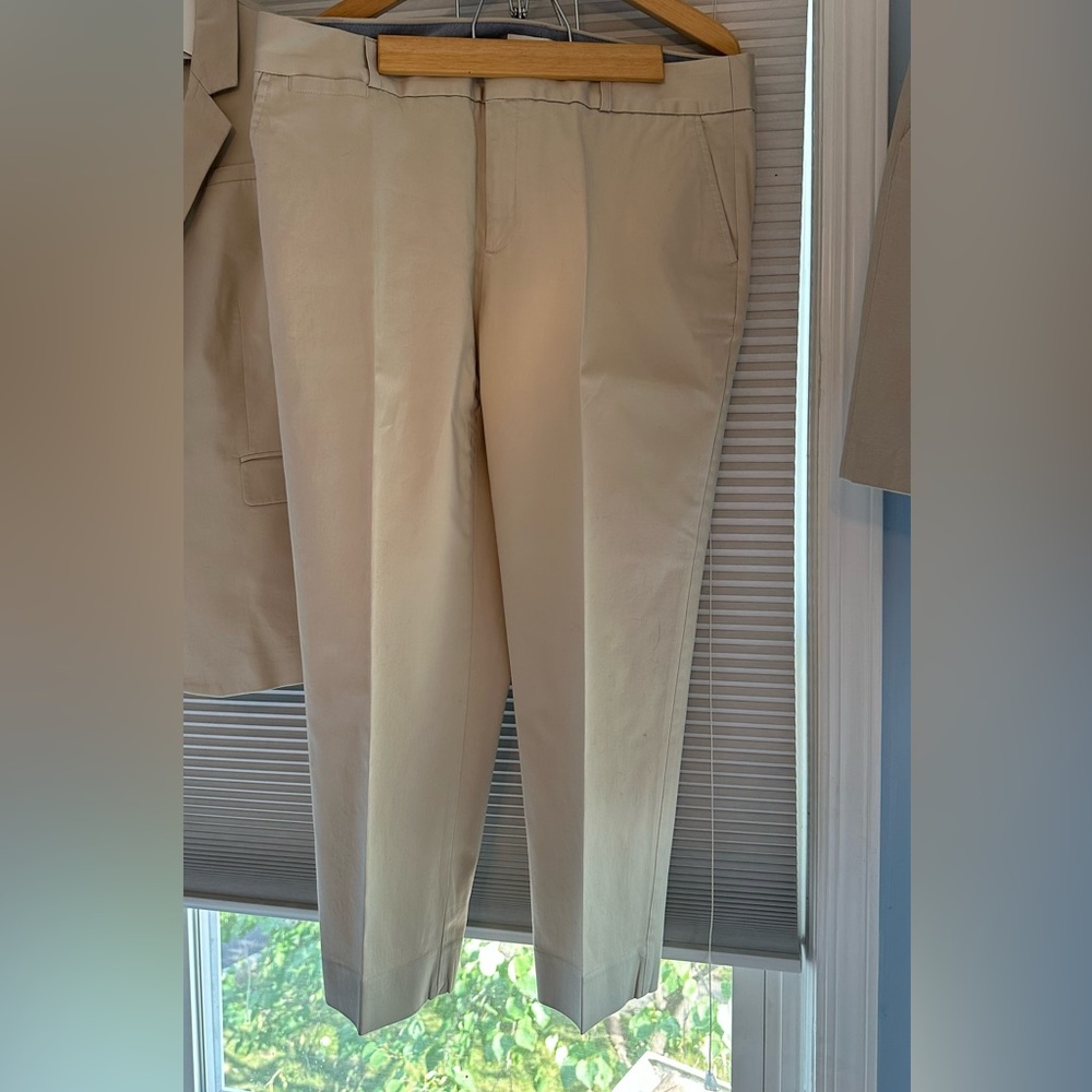 Banana republic, size 12 petite, cream ankle suit pants. Only worn a few times